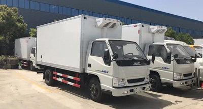 為什么冷藏車的車身使用玻璃鋼？